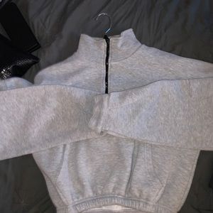 PrettyLittleThings Cropped Grey Sweatshirt